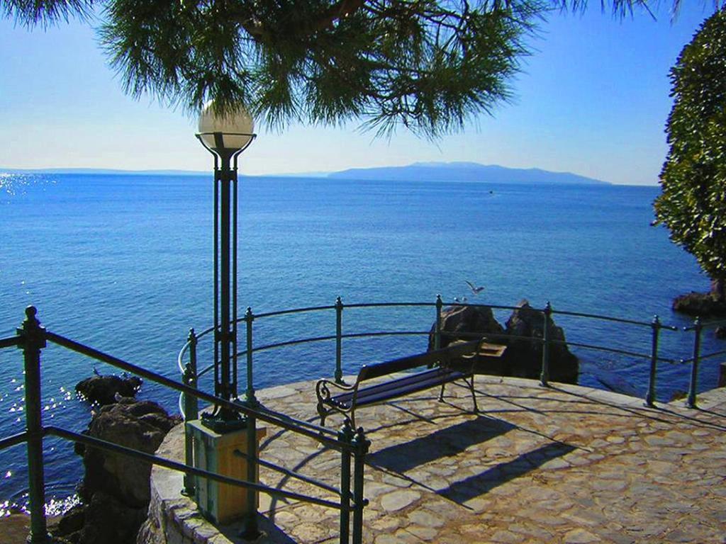 Apartments Villa Dinka Opatija Bilik gambar