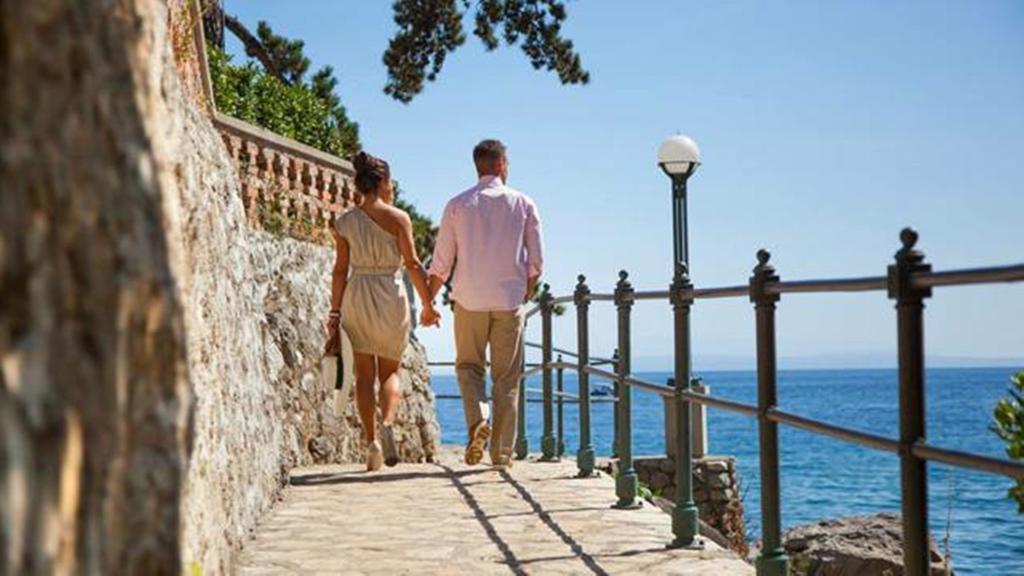 Apartments Villa Dinka Opatija Bilik gambar